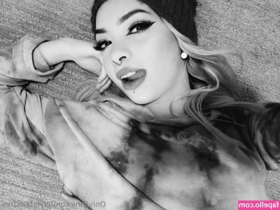 jaylablissfree - Do you want to scratch up my chest too?