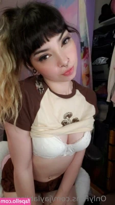 jaylablissfree - Wow just had my first full lesbian experience tonight   will post in
