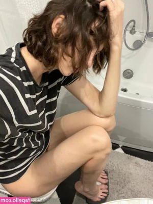 Xaevra - Hey babes  Any tips would help  I need more outfits to take pics for