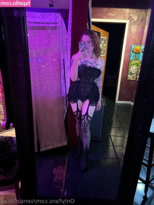 venuzflitrap - Sharing my  Hump with you today  Get back to me if you want    