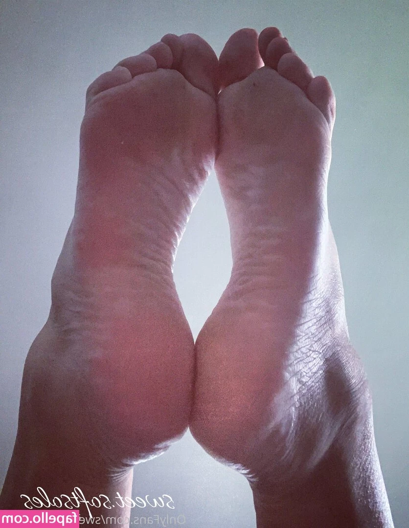 sweet.softsolesca [ sweet-softsolesca ] - The other day at work  before the looting started  I was so horny