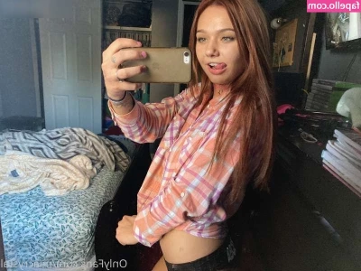 Mia Kay [ mia-kay ] - get ready for daily red head feet pics
