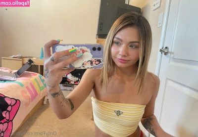 Mia Kay [ mia-kay ] - That good pussy eating for you <3 ft @holliecakes