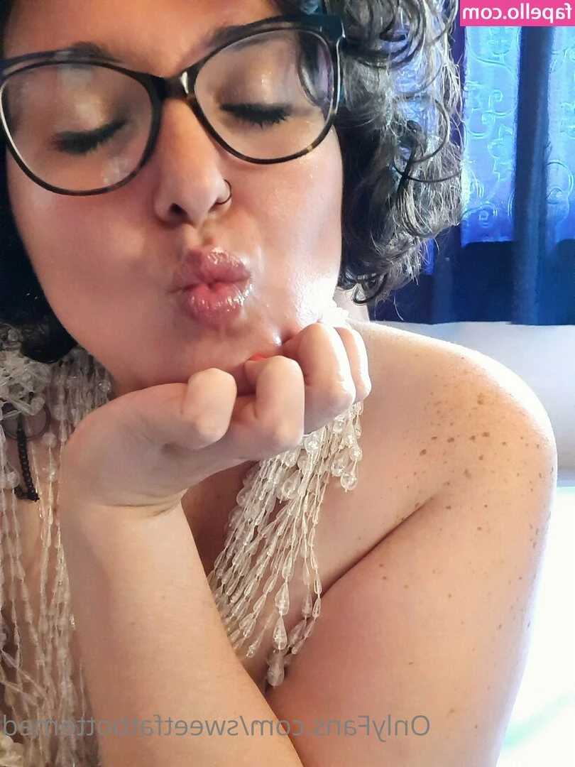 sweetfatbottomed - I m so hungry for your dick daddy