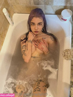 roxyblum123 - hi babe I m waiting for you