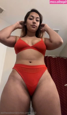 raineebowfree - Oiling myself up at the pool today. Tip me $10 and for the next 20