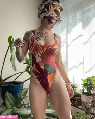 Amberthevalkyrie - 🍑Happy humpday 🤤  🍆Tip $20 for Cock rating  💋 Tip $100