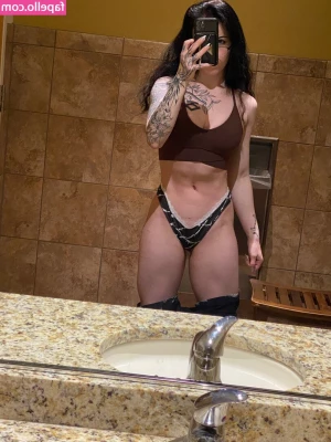 Amberthevalkyrie - 🌊🍑 Cheeky Thursday 😉