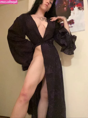 Amberthevalkyrie - I turned slutty on a random hiker who s next