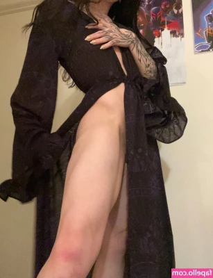 Amberthevalkyrie - La tengo tan dura que hasta está palpitando 🥵🔥