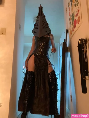Amberthevalkyrie - Wanna play?? Come relax with me for a 5min JOI with a cum countdown!