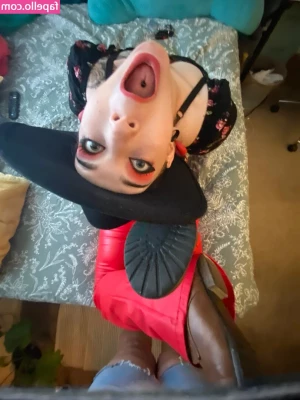 Amberthevalkyrie - Such a lazy day for this girl