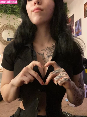 Amberthevalkyrie - Fireworks won’t be the only thing exploding today 🍆💦💦💦
