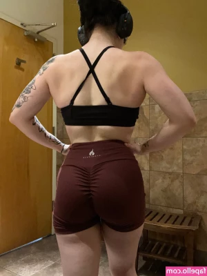 Amberthevalkyrie - Getting ready for the day