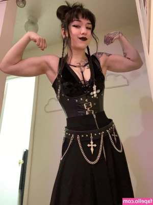 Amberthevalkyrie - Never too cold to pull my titties out!