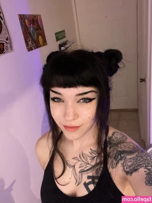 Amberthevalkyrie - 36 soon breastfeeding struggling still