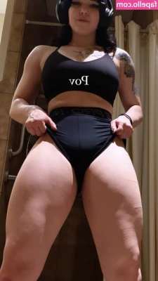 Amberthevalkyrie - Who s gonna give them a massage