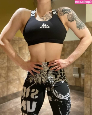 Amberthevalkyrie - Pretty feet Help me out and I will send a surprise photo
