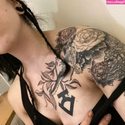 Amberthevalkyrie - As empty as my wallet  ω