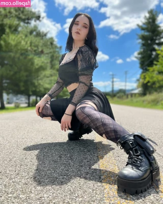 Amberthevalkyrie - You all requested so here s a  Bodyworship clip  For  bodyworship