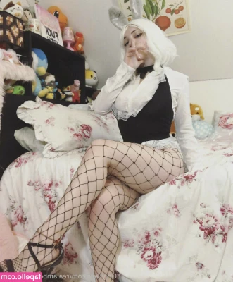 Amberthevalkyrie - Volume Up    There really is nothing better than a pretty face  some