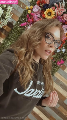 katiekushxx [ katiekushxx-2 ] - Today will be a good day