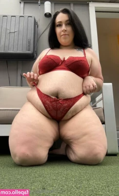 swaybaee - Like this post if you like my feet 👣