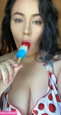 swaybaee - Feeling myself this evening   wanna come play
