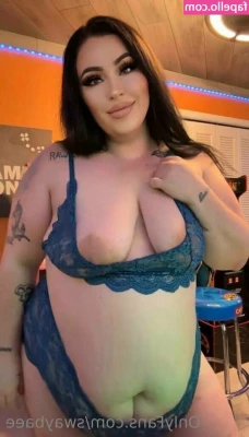 swaybaee - BROWN-EYED HOTTIE @playfulrona WILL SHOW YOU ALL HER