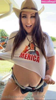 swaybaee - Roses are red Violets are blue My pussy needs dick Please come through