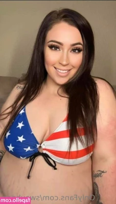 swaybaee - Some gym locker room nudity and some jerk action