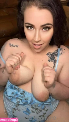 swaybaee - Happy Friday   Dm me for the full vid