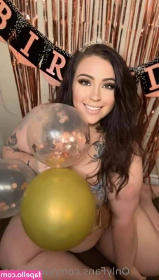 swaybaee - Twinkle, Twinkle, shiny plug butt. Watch me bounce and shake my