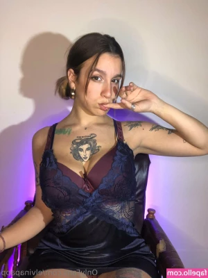 elvinapapp - I need attention, daddy... Come play with me 😈😇  Look how horny
