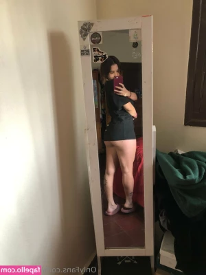 elvinapapp - Ever wanted to see a fat gurl put on her socks and shoes  Well  you
