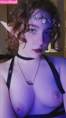 alicenudes - Fresh out of the shower.
