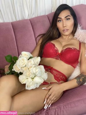 giagunnofficial - No panties is my new thing