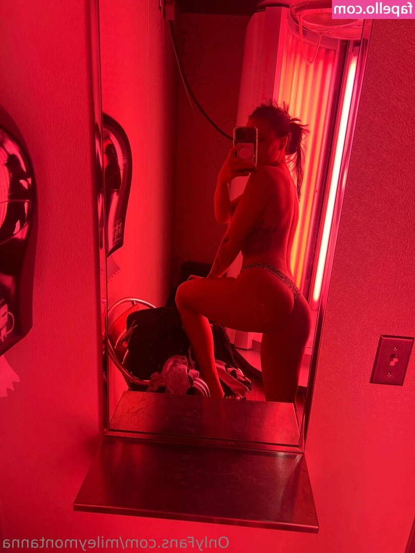 mileymontanna - Wanna spend some time with me today? 😉 Let's cam 👑
