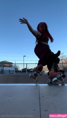 lostfaefoundskates - Woah Look At these Lovely Pics Cream amp  All her Curves