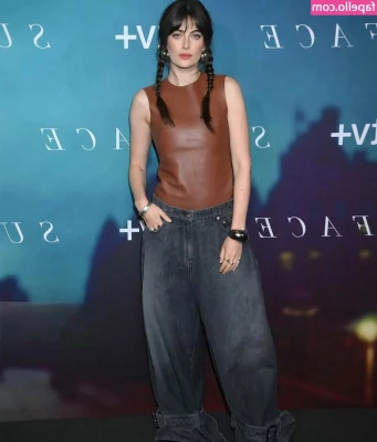 Millie Brady [ millie-brady ] - Which angles best