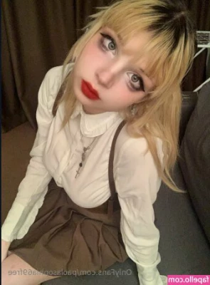paolasophia69free - just a girl with a pretty pussy waiting to be fucked