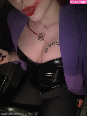 spoiledhottieamelia - Midnight snack 🤤