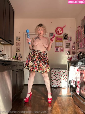phantomfemme - I like when he take those sexy panties off real slow and tease me and