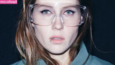 Charlotte De Witte [ charlotte-de-witte ] - ciao miei fans  Questa volta me lo sono fatto sbattere nel culo da 