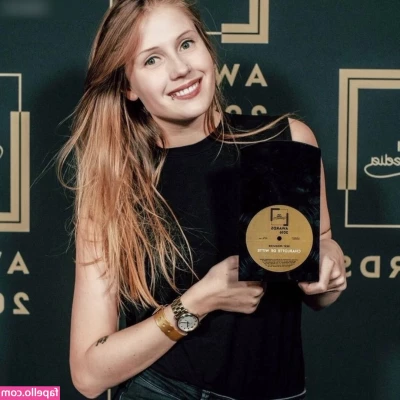 Charlotte De Witte [ charlotte-de-witte ] - Wenn du noch privatere Bilder kaufen möchtest  meld dich