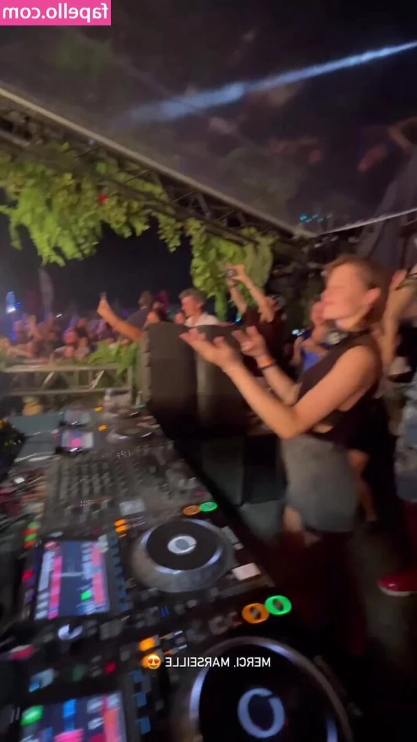 Charlotte De Witte [ charlotte-de-witte ] - 𝐒𝐏𝐑𝐄𝐀𝐃 𝐌𝐄 𝐀𝐏𝐀𝐑𝐓😈