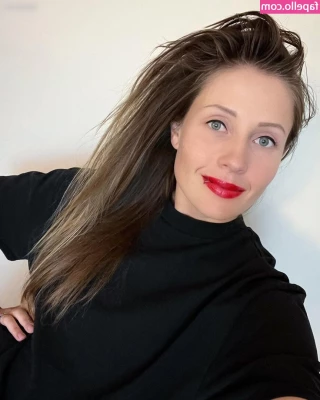 Charlotte De Witte [ charlotte-de-witte ] - This is still one of my favourite videos