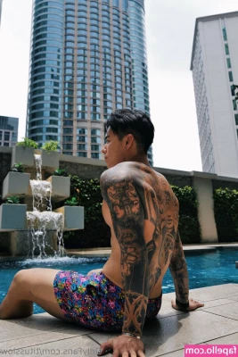titusslow - Cute lil photoshoot i did at the hotel. what do you guys think? 🥺