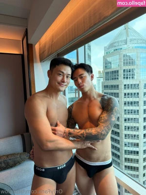 titusslow - who wants my key   locked girls   stay desperate
