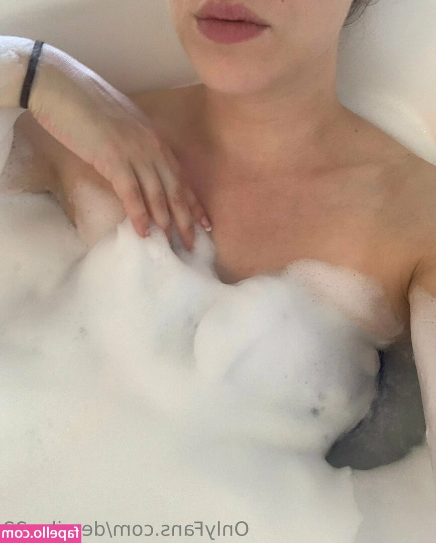 demilyn22 - Pay for my drinks tonight  lt 3
